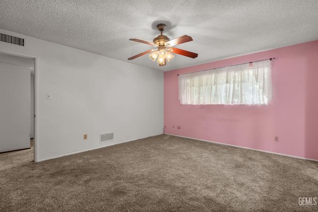 320 Hume Lane, Bakersfield, CA 93309