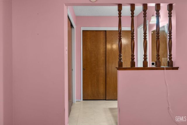 320 Hume Lane, Bakersfield, CA 93309