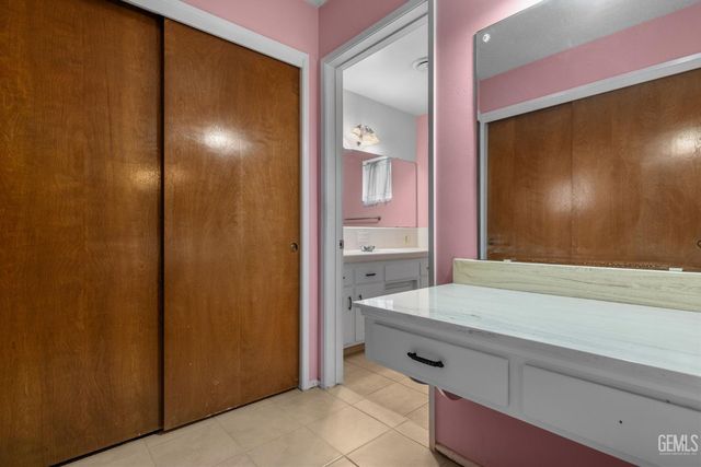 320 Hume Lane, Bakersfield, CA 93309