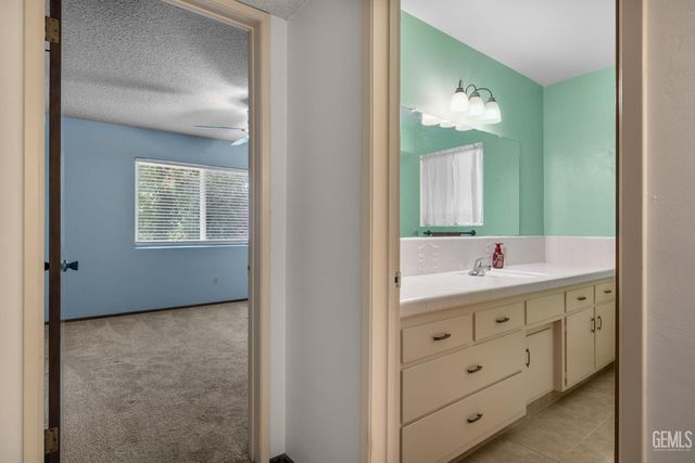 320 Hume Lane, Bakersfield, CA 93309