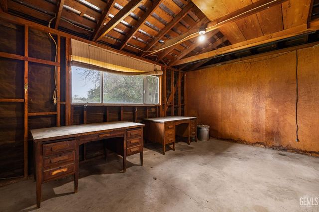 320 Hume Lane, Bakersfield, CA 93309