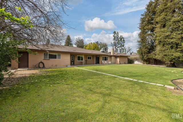 320 Hume Lane, Bakersfield, CA 93309