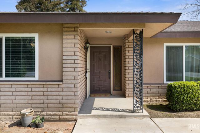 320 Hume Lane, Bakersfield, CA 93309