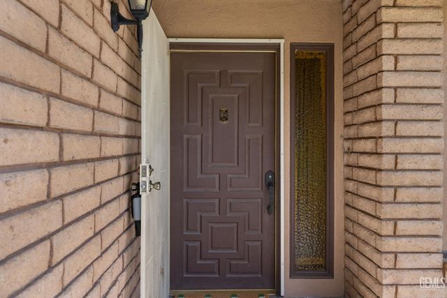 320 Hume Lane, Bakersfield, CA 93309