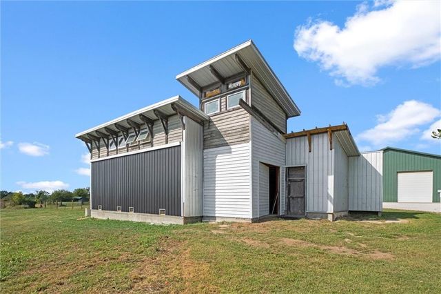 17580 B Cantrell Road, Linwood, KS 66052