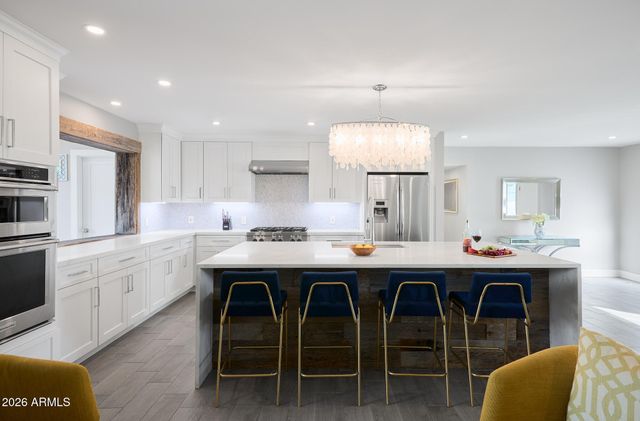 8620 E PLAZA Avenue, Scottsdale, AZ 85250