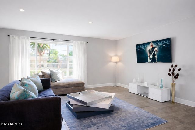 8620 E PLAZA Avenue, Scottsdale, AZ 85250