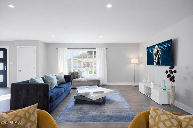 8620 E PLAZA Avenue, Scottsdale, AZ 85250