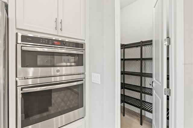 7209 WHITTLEBURY TRAIL, Bradenton, FL 34202