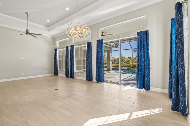 7209 WHITTLEBURY TRAIL, Bradenton, FL 34202