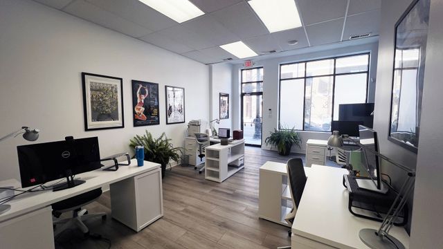 1443 W Belmont Avenue, Chicago, IL 60657