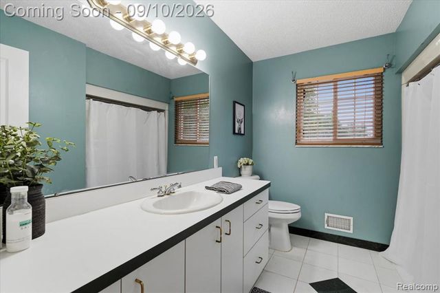 47466 Vanker Avenue, Shelby Twp, MI 48317
