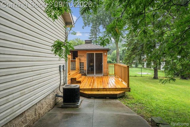 47466 Vanker Avenue, Shelby Twp, MI 48317