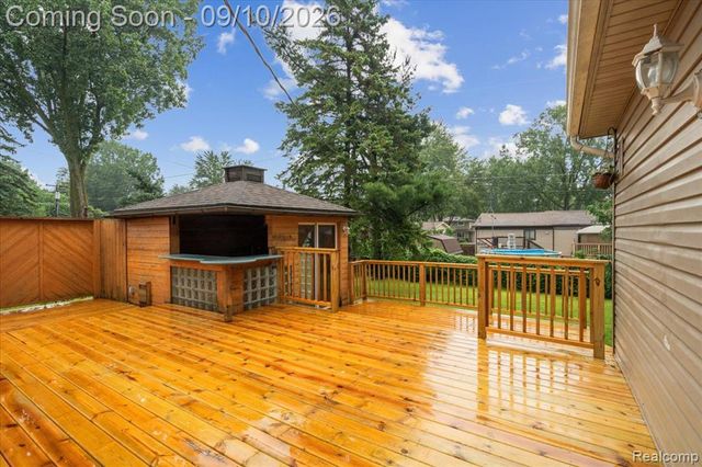 47466 Vanker Avenue, Shelby Twp, MI 48317