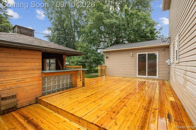 47466 Vanker Avenue, Shelby Twp, MI 48317