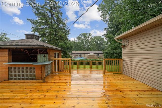 47466 Vanker Avenue, Shelby Twp, MI 48317
