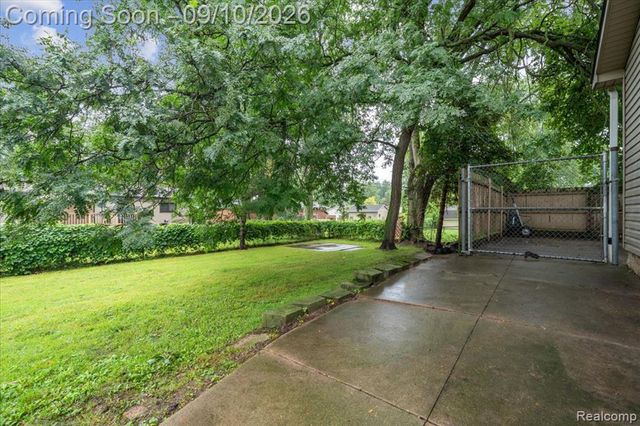 47466 Vanker Avenue, Shelby Twp, MI 48317