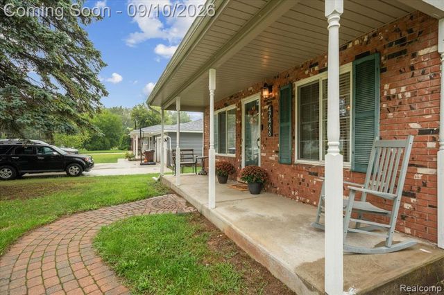 47466 Vanker Avenue, Shelby Twp, MI 48317