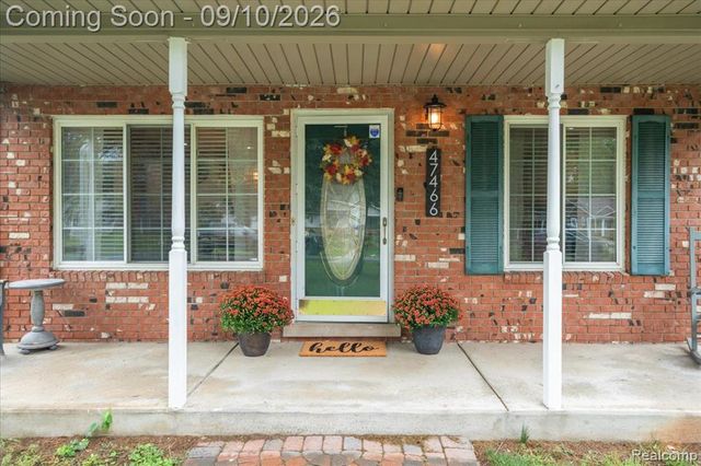 47466 Vanker Avenue, Shelby Twp, MI 48317