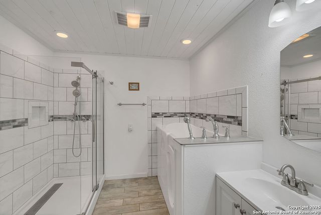 30040 Leroy Scheel, Bulverde, TX 78163