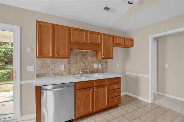 977 Benjamins Way, Winston-salem, NC 27103