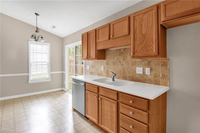 977 Benjamins Way, Winston-salem, NC 27103