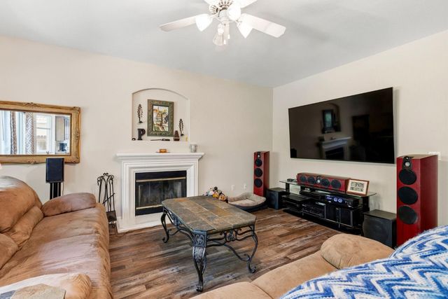 9401 Canmoor Cir, Elk Grove, CA 95758