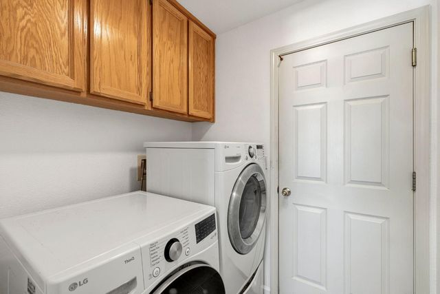 9401 Canmoor Cir, Elk Grove, CA 95758
