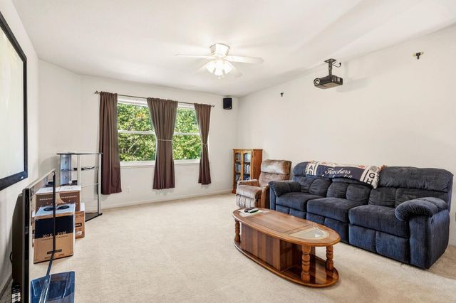 9401 Canmoor Cir, Elk Grove, CA 95758
