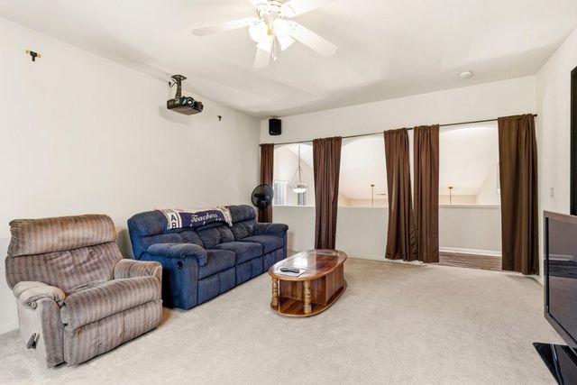 9401 Canmoor Cir, Elk Grove, CA 95758