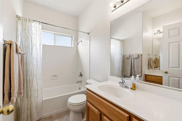 9401 Canmoor Cir, Elk Grove, CA 95758