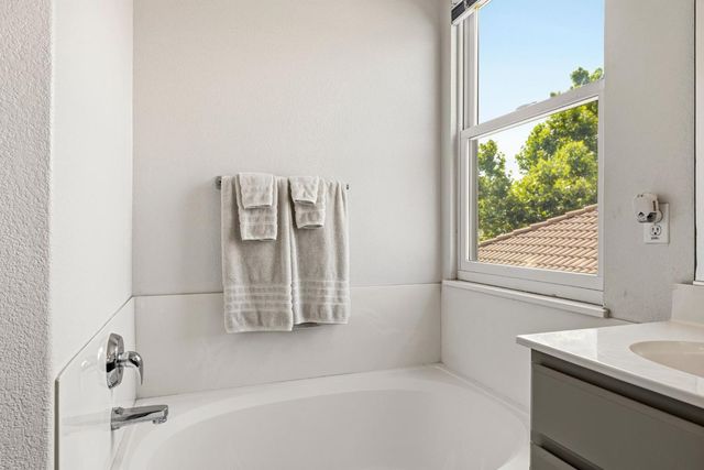 9401 Canmoor Cir, Elk Grove, CA 95758