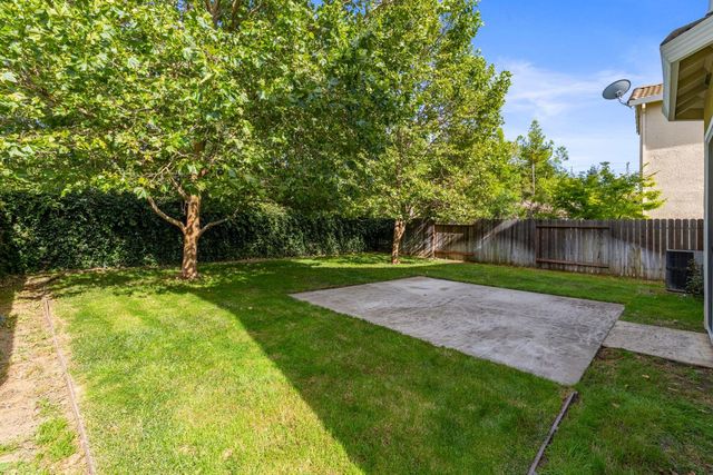 9401 Canmoor Cir, Elk Grove, CA 95758