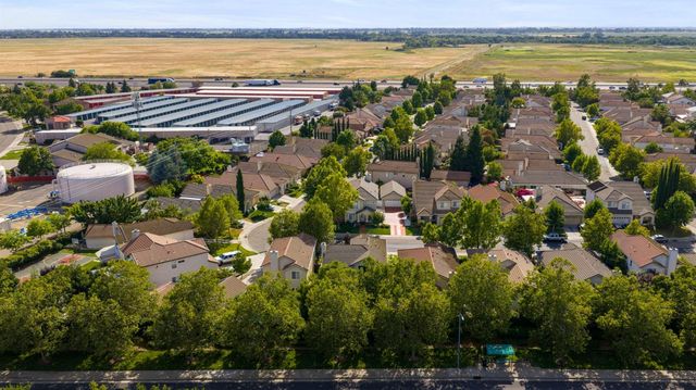 9401 Canmoor Cir, Elk Grove, CA 95758
