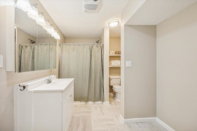 241 S Masonic St, Bellville, TX 77418