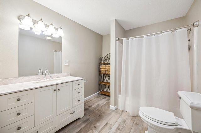 241 S Masonic St, Bellville, TX 77418