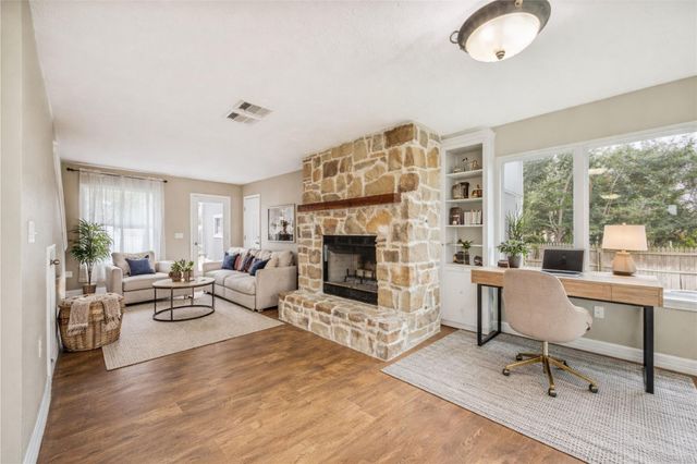 241 S Masonic St, Bellville, TX 77418