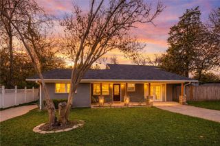 241 S Masonic St, Bellville, TX 77418