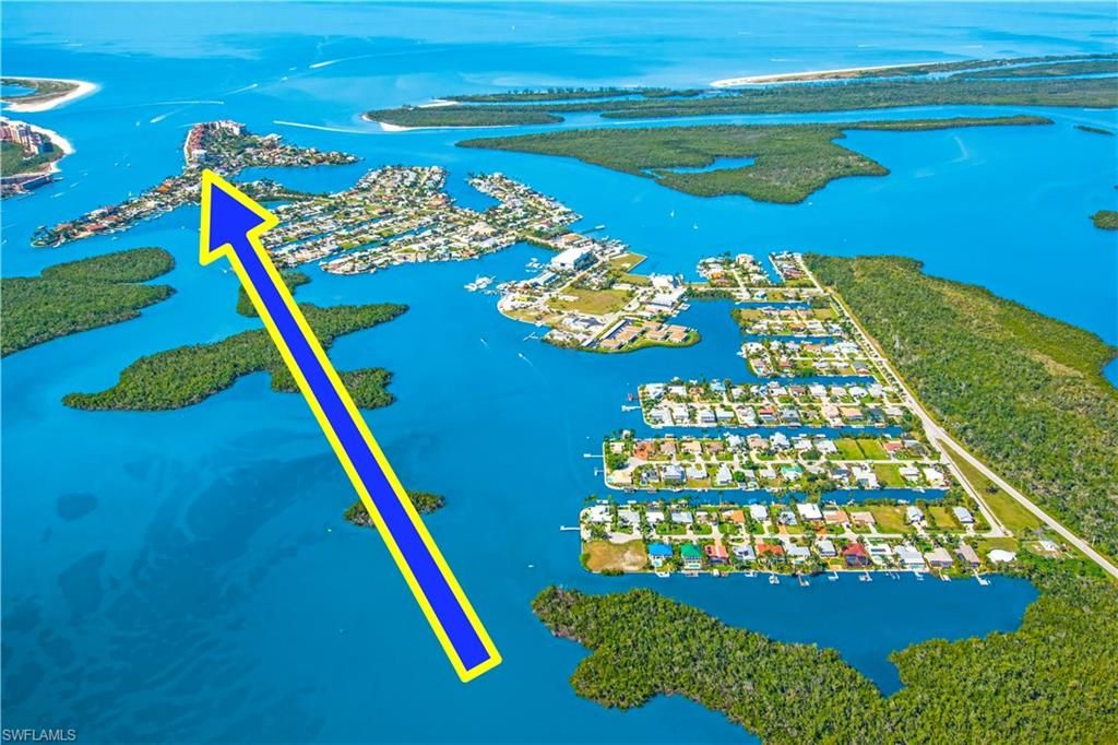 60 Pelican ST W 103, NAPLES, FL 34113 — exterior