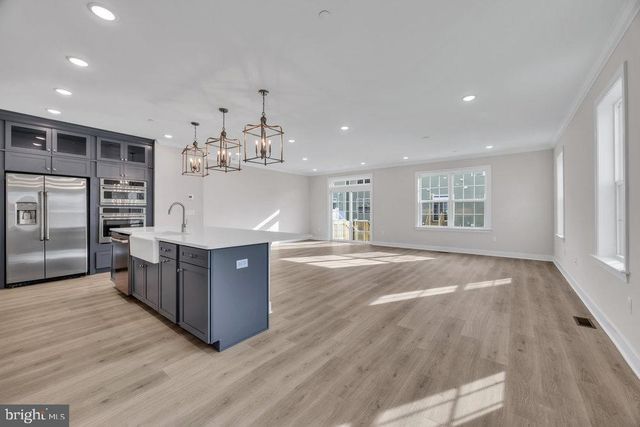 3801 JORDAN DR, West Windsor, NJ 08550