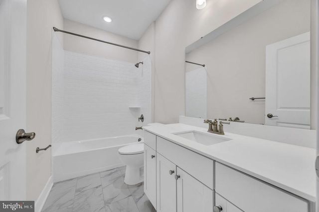 3801 JORDAN DR, West Windsor, NJ 08550