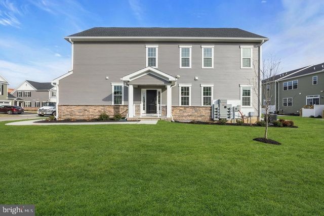 3801 JORDAN DR, West Windsor, NJ 08550