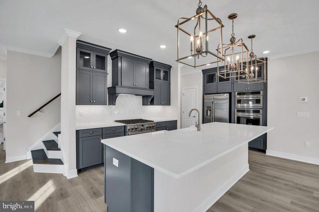 3801 JORDAN DR, West Windsor, NJ 08550