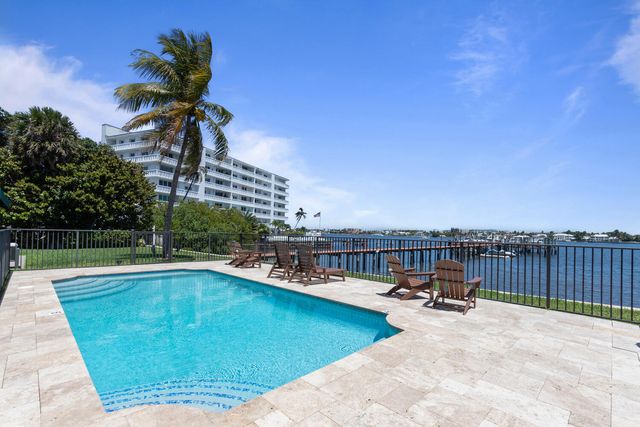 316 N Lake Drive, Lantana, FL 33462