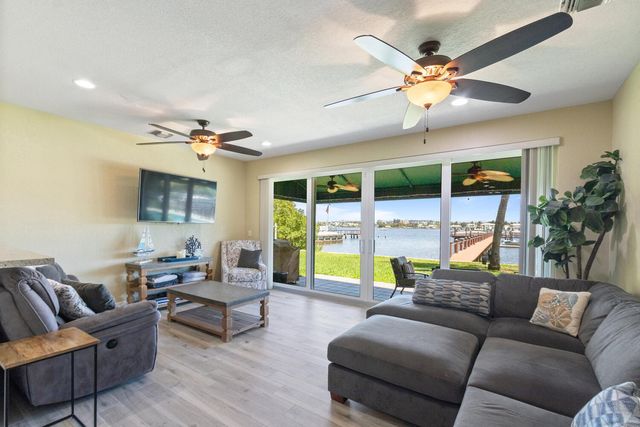 316 N Lake Drive, Lantana, FL 33462