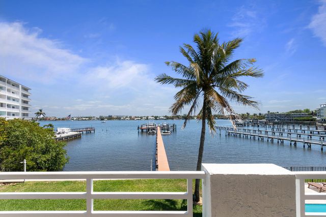 316 N Lake Drive, Lantana, FL 33462