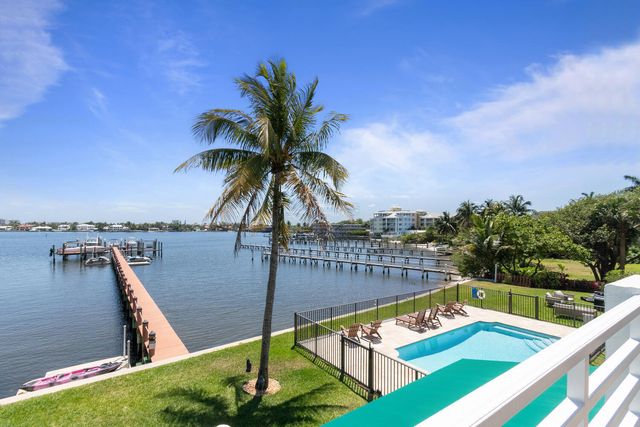 316 N Lake Drive, Lantana, FL 33462