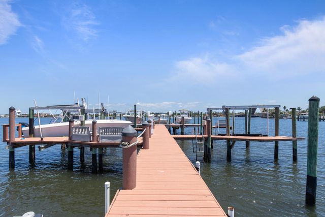 316 N Lake Drive, Lantana, FL 33462