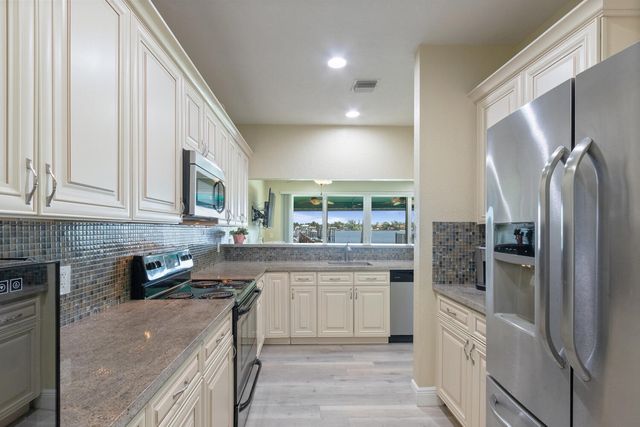 316 N Lake Drive, Lantana, FL 33462