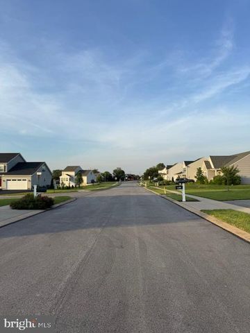 2317 PALOMINO RD, Dover, PA 17315